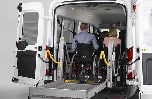 Fahrzeug für Personen mit eingeschränkter Mobilität / Kastenwagen - Dlouhy - rückwärtiger Eingang