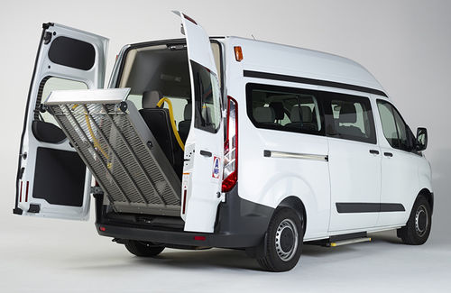 Fahrzeug für Personen mit eingeschränkter Mobilität / Kastenwagen - Ford Custom - Dlouhy - rückwärtiger Eingang