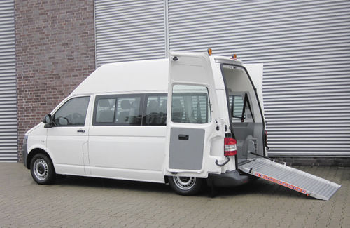 Fahrzeug für Personen mit eingeschränkter Mobilität / Kastenwagen - Volkswagen Transporter T6 - Dlouhy - rückwärtiger Eingang