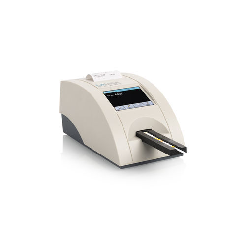 Halbautomatisches Urin-Analysegerät - Laura Smart - ERBA Diagnostics Mannheim - kompakt / Barcode-Leser