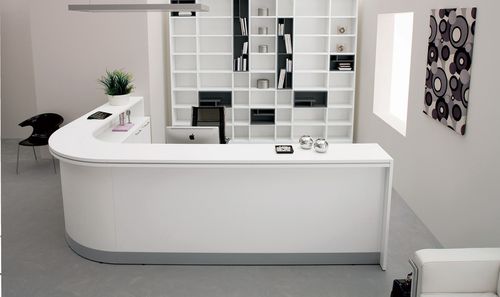 Gewinkeltet Schreibtisch - Favero Health Projects - Empfang