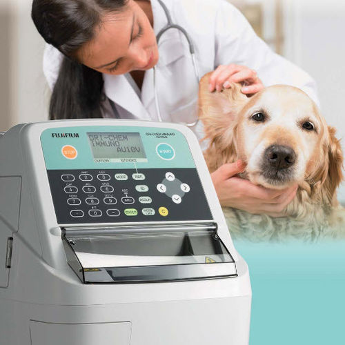 Automatischer Immunoassay-Analysator - AU10V - FUJIFILM Healthcare - für Veterinärmedizin / mit Oberflächen - Plasmonenresonanz / Fluoreszenz