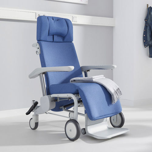 Patienten-Transportstuhl / für den Innenraum - Ravello - Stiegelmeyer GmbH & Co. KG - für Außenbereich / auf Rollen / mit verstellbarer Rückenlehne