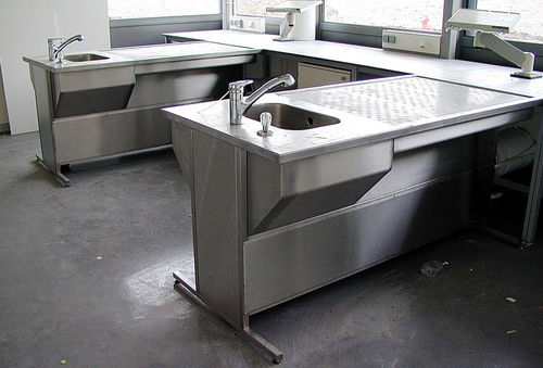 Labor-Arbeitsstation / Makroskopie - UCS-E-2000-D - KUGEL medical GmbH & Co. KG - für Probenvorbereitung / bodenstehend / Luftabsaugung nach unten