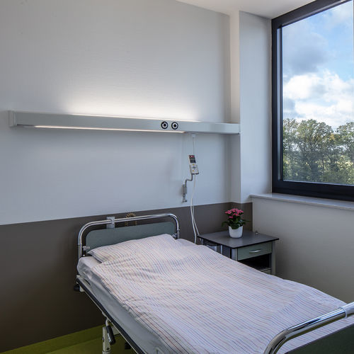 Wandmontierte Versorgungseinheit - sinus - modul technik - horizontal / Patientenzimmer / individuell gestaltbar