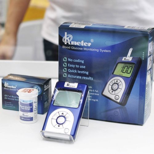 Automatisches Blutzuckermessgerät - OK-1 - OK Biotech  - für Krankenhaus / ohne Code / mit Stechhilfe