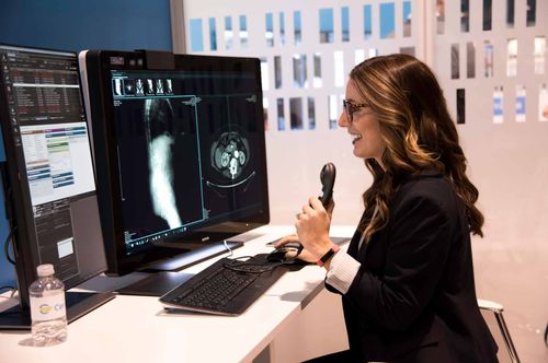 Medizinische Software - Oracle Cerner - für Kliniken / Patientendaten / Point-of-Care