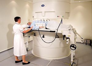 MRT-System / für Ganzkörpertomographie - Fonar Corporation - Mittelfeld / offen