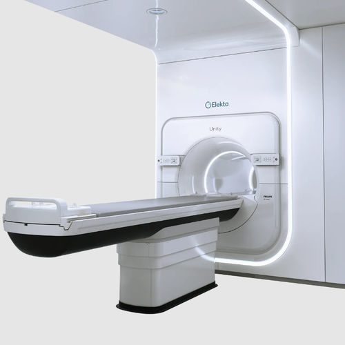 Partikel-Linearbeschleuniger / Konforme Strahlentherapie - Elekta - hypofraktionierte Bestrahlungstherapie / mit vollautomatisierter Positioniertisch / mit integriertem IRM