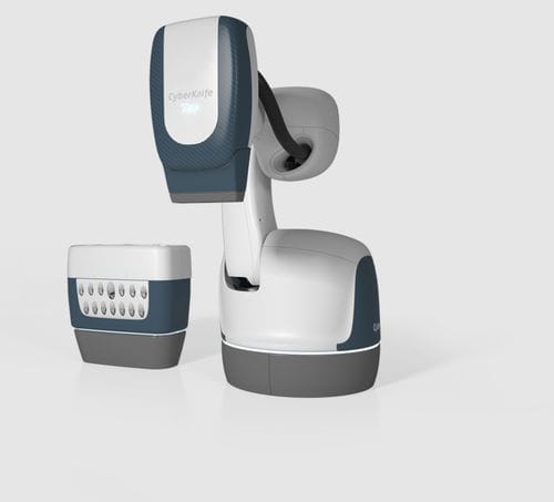 Stereotaktische Röngenchirurgie Partikel-Linearbeschleuniger - CyberKnife® - Accuray - mit vollautomatisierter Positioniertisch / mit mehrachsigem Roboterarm