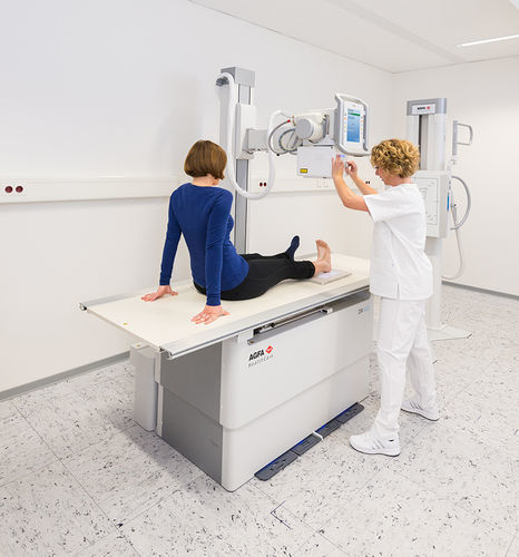 Digitales Röntgensystem - DR 400 - AGFA - für multifunktionale Röntgenaufnahmen / mit bodenstehendem Bucky / bodenstehend