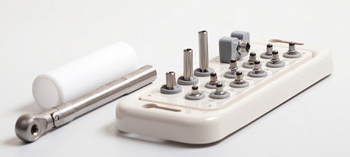 Instrumentenset für Dentalimplantologie - KEXIM - BTI Biotechnology Institute