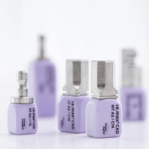 Zahnmedizinisches Material / Glaskeramik - IPS e.max® CAD - Ivoclar Vivadent - hybrid / für Dentalinlays / für Veneere