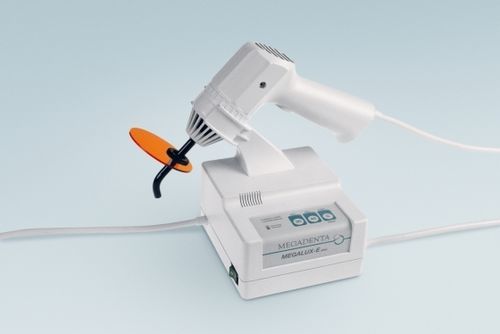 Dental-Polymerisationslampe - Megalux E  - MEGADENTA Dentalprodukte GmbH   - für Harz / Halogen