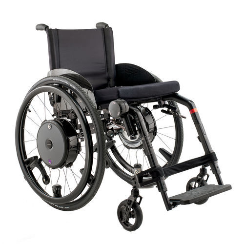 Manueller Rollstuhl - e-motion DuoDrive - Invacare - zur Nutzung im Freien / mit Fußstütze