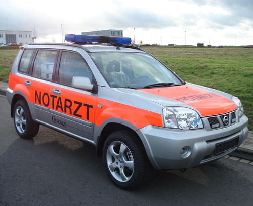 Krankenwagen für Chirurgie-Notfall - Nissan X-Trail - C. Miesen - PKW / Offroader