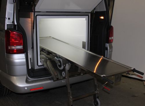 Leichenkühlzelle für Särge - 4200 L - EIHF-ISOFROID - 1 Körper / mit Frontöffnung / Stellagen
