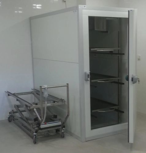 Leichenkühlzelle für Leichentragen - EIHF-ISOFROID - 3 Körper / mit Frontöffnung / 1 Tür