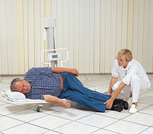 Elektrischer Patientenlifter - IKARUS - Georg Krämer Ges - auf Rollen / für Trage / Hub