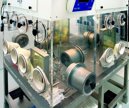 Transfer-Strahlenschutzbox - Beta box - Isotope Technologies Dresden  - für die Austeilung / zur Vorbereitung von Isotop-Röntgen / für Nuklearapotheke