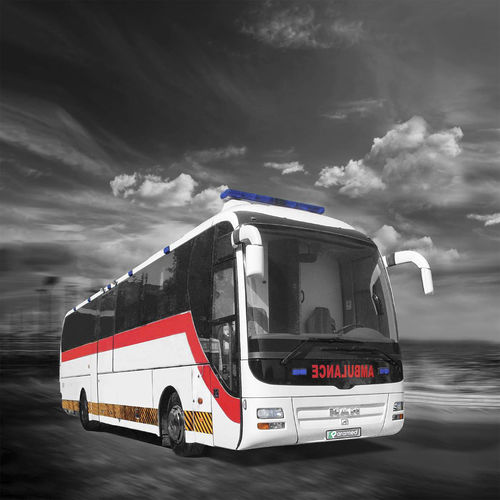 Notfallkrankenwagen - smuba - Paramed International - Transport / Bus