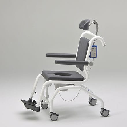 Duschstuhl mit hoher Rückenlehne - SCC 250 Comfort E - RCN Medizin - mit Armlehnen / auf Rollen / mit Fußstütze