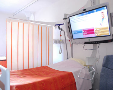 Medizinischer Bettschirm / mit Wandhalterung - MEDICASCREEN WALL-IT® - Medicascreen - zusammenklappbar / Vorhang
