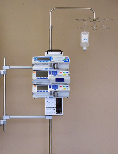 Wandmontierter Infusionsständer - M-IS16 - Medical Technologies LBI - 4 Haken / für Spritzenpumpen / Edelstahl