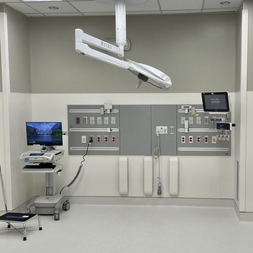 Wandmontierte Versorgungseinheit - Method® - Modular Services Company - modular / mit Licht