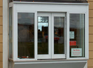 Laborfenster - Drive-Thru - Horton Doors - für Krankenhaus / gleitend / automatisch
