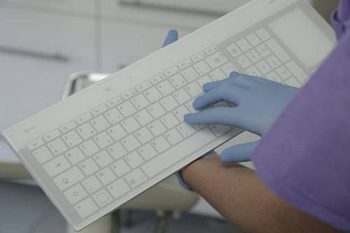 Medizinische Tastatur / mit Ziffernblock - SLIM 1007  - TACTYS - Glas / desinfizierbar / kabellos