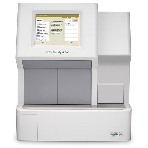 Automatisches biochemisches Analysegerät - Catalyst Dx - Idexx Laboratories - für Veterinärmedizin / Tisch / Vollblut