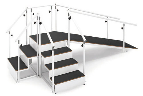 Gewinkelte Übungstreppe - RE5001, RE5002 - Orla Equipamientos Clínicos - mit Rampe