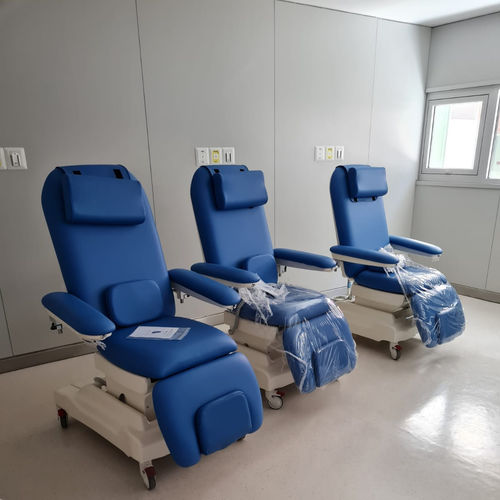 Elektrischer Hämodialysesessel - PY-YD-310 - Nanning Passion Medical Equipment - dreiteilig / für Chemotherapie / auf Rollen