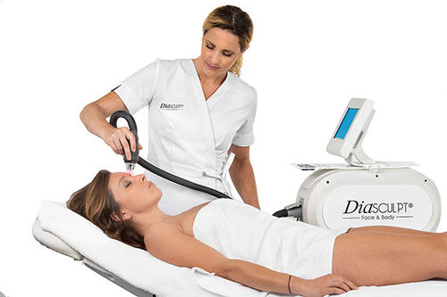 Hautverjüngungseinheit mit Infrarotdiathermie - DIASCULPT® - Corpoderm Healthcare & Beauty - Body-Contouring-Gerät mit Infrarot-Diathermie