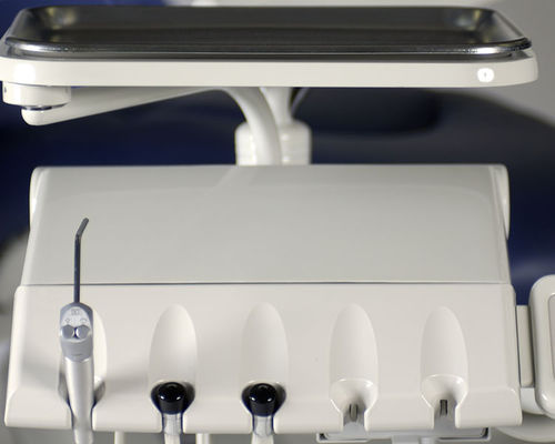 Helferinnenelement für Dentaleinheit / an Behandlungsstuhl montiert - Spirit 2100 Series - Pelton & Crane - 5 Instrumente