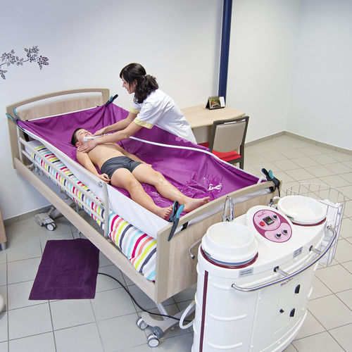 Mobile Bettdusche - RUBIS™ - FRANCE REVAL - mit Pumpe / auf Rollen / mit Duschkopf