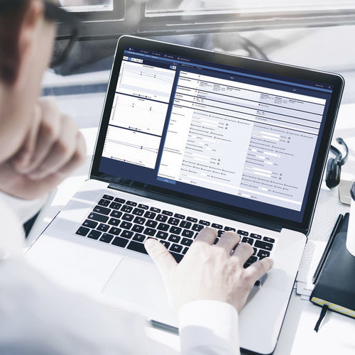 Verwaltungs- und Analysesystem / für Ophthalmologie - Avenue® Flow - Optomed - Daten / Information / Visualisierung