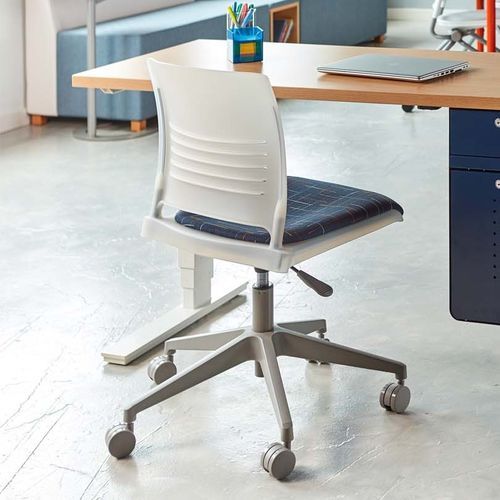 Bürostuhl mit Armlehnen - Strive - KI - auf Rollen / mit Tablet / pneumatisch