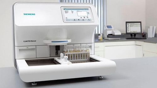 Automatisiertes Urin-Analysegerät - CLINITEK Novus® - Siemens Healthineers - Laboratory Diagnostics - für Proben / Tisch