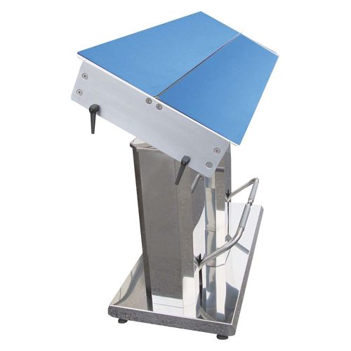 Hydraulisches OP-Tisch fur Tierpraxen - Carly - Lory Progetti Veterinari srl - für Großtiere / hövenverstellbarer / V-Platte