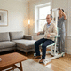 elektrischer Patientenlifter / batteriebetrieben / auf Rollen / tragbar