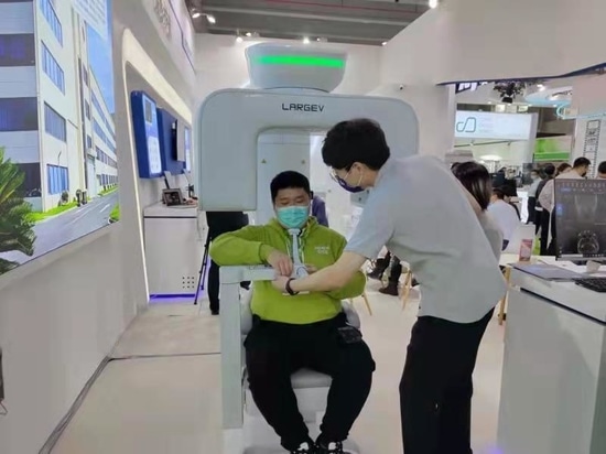 LargeV --- Dental South China (DSC)-Messe 2022 in Guangzhou