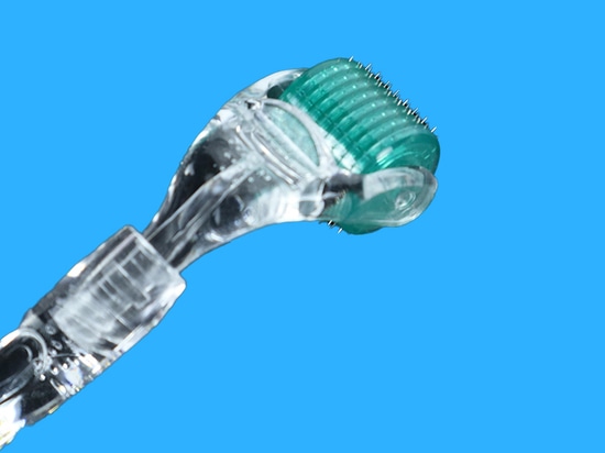 Wir stellen Ihnen die Zukunft der Schönheit vor: HWTAI's Microneedling-Bart-Roller und 9 Pin Crystal Multi Needle Gun Meso