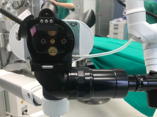 digitales Kolposkop mit angeschlossenem CO2 Laser-Manipulator