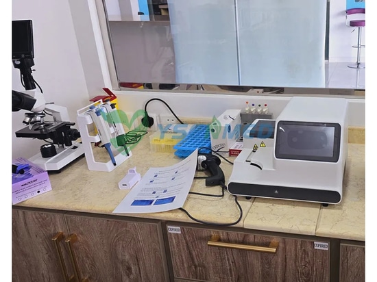 Ein saudi-arabischer Tierarzt ist mit den präzisen Ergebnissen des Veterinärurinanalysegeräts YSU-300V zufrieden