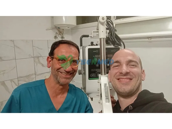 Zypriotischer Tierarzt ist zufrieden und glücklich mit dem digitalen Röntgensystem YSENMED YSX053-A VET