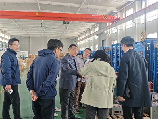 Chinesisch-ausländische Zusammenarbeit