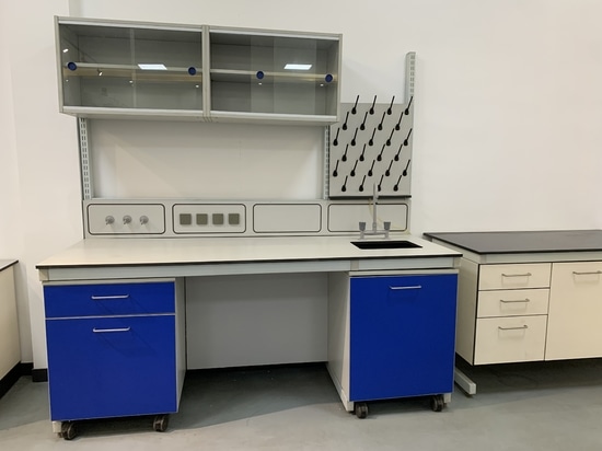 Laminatplatte mit massivem Kern und chemischer Beständigkeit: Leitfaden zu Aufbau, Eigenschaften und Anwendungsbereichen